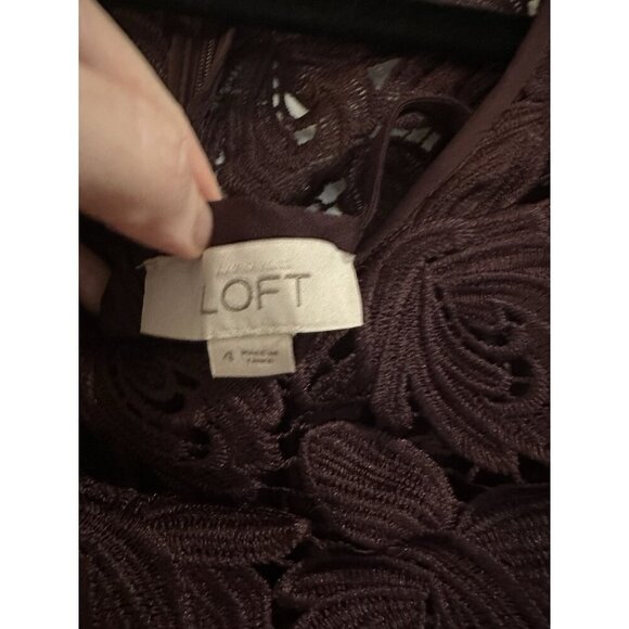 LOFT Lace Dress Womens 6 Purple Floral Overlay 3/4 Sleeve Party Cocktail Plum - Picture 2 of 5